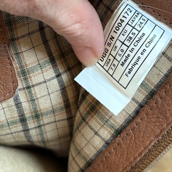 UGG Brown Heeled Boots Timeless Design - Picture 6 of 6